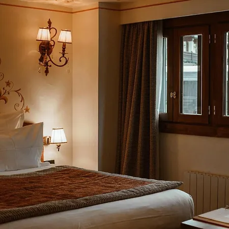 Otel De La Loze 4*